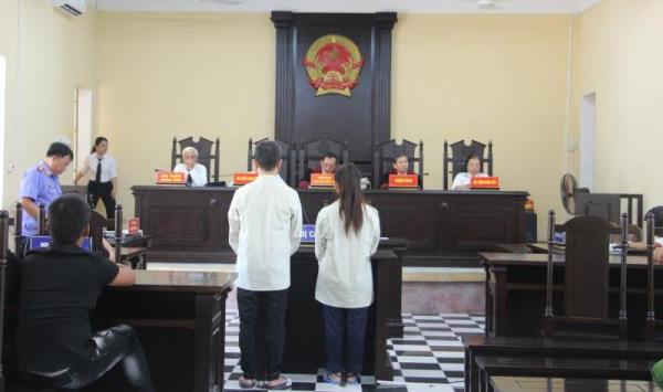 Lừa bán đất cho nhiều người để trả nợ