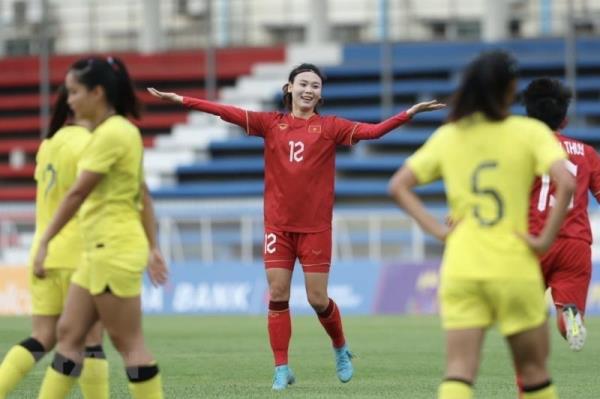 Bóng đá Việt Nam ngày 6-5: Nam nhàn, nữ nhọc
