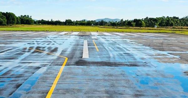 Khắc phục xong sự cố đường bay, sân bay Vinh đã khai thác trở lại