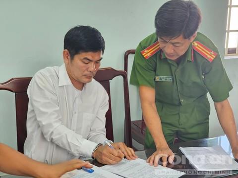 Bắt Phó giám đốc chi nhánh ngân hàng cấu kết với bọn cho vay lãi nặng đưa người dân vào bẫy