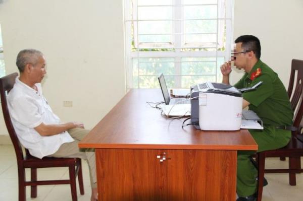 Triệt phá nhiều đường dây làm giả giấy tờ