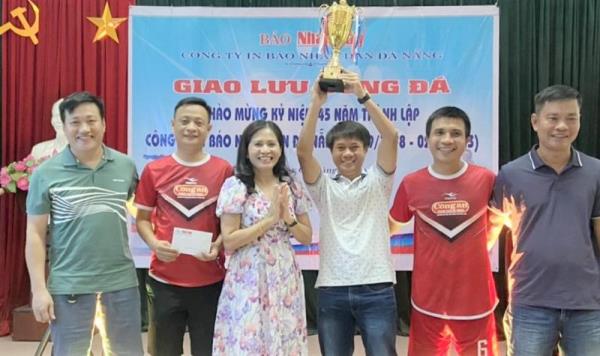 Chuyên đề Công an TP Đà Nẵng vô địch Giải bóng đá mini chào mừng 45 năm thành lập Công ty In Báo Nhân dân tại Đà Nẵng
