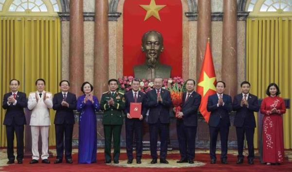 Tổng Bí thư, Chủ tịch nước Tô Lâm trao Quyết định bổ nhiệm các thành viên Chính phủ nhiệm kỳ 2026 – 2031
