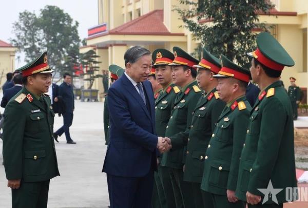 Tổng Bí thư Tô Lâm thăm và làm việc tại Lữ đoàn tên lửa 490