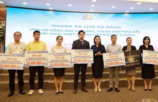 Chung tay quyên góp, ủng hộ đồng bào các tỉnh, thành phía Bắc