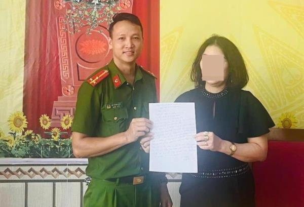 Hốt hoảng mất số vàng lớn, nữ chủ nhân vỡ òa khi được Công an Đà Nẵng giúp tìm lại