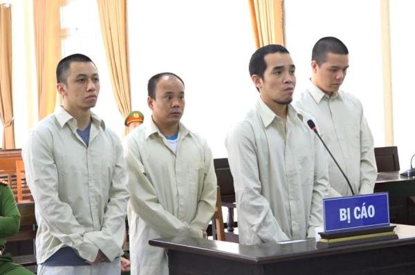 Bạn tù lại rủ nhau xộ khám