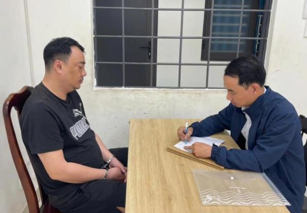 Bắt giữ cựu nhân viên ngân hàng trốn truy nã